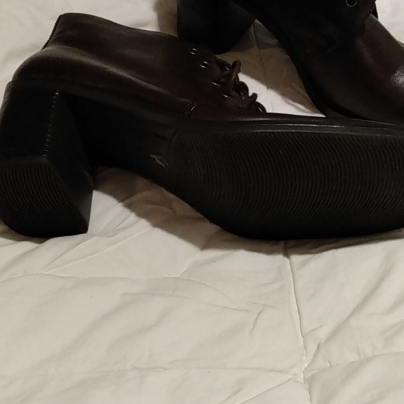 Vintage dark brown ankle boots - Picture 3 of 4